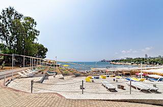 Queenaba Safe Village Beach Club Plaj ve Havuz 4